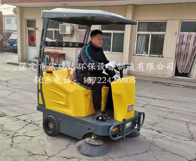 河南商丘鑄造廠使用保定宏瑞達(dá)1550電動掃地車案例 河南商丘鑄造廠使用保定宏瑞達(dá)1550電動掃地車案例