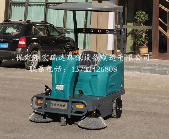 河北宏瑞達路面清掃車在保定麗呈東谷酒店使用案例