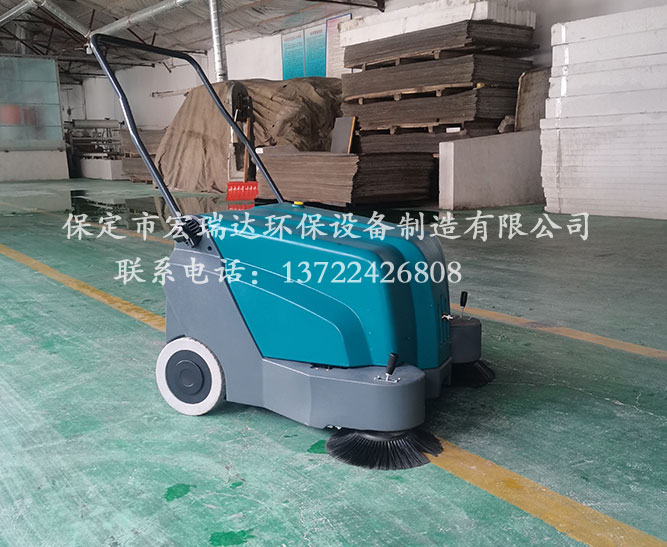 宏瑞達(dá)手推式掃地機(jī)在承德建材廠上崗