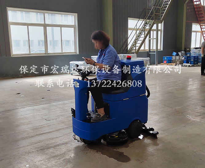 湖北十堰工廠使用保定宏瑞達(dá)電動(dòng)拖地機(jī)案例
