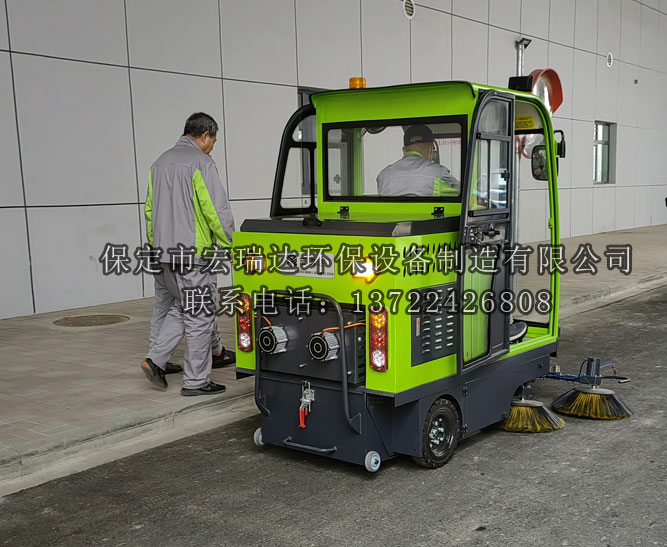 天津掃地車送達，助力地鐵站清潔